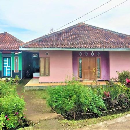 Villa Lembang Bunda Cikareumbi Exteriör bild