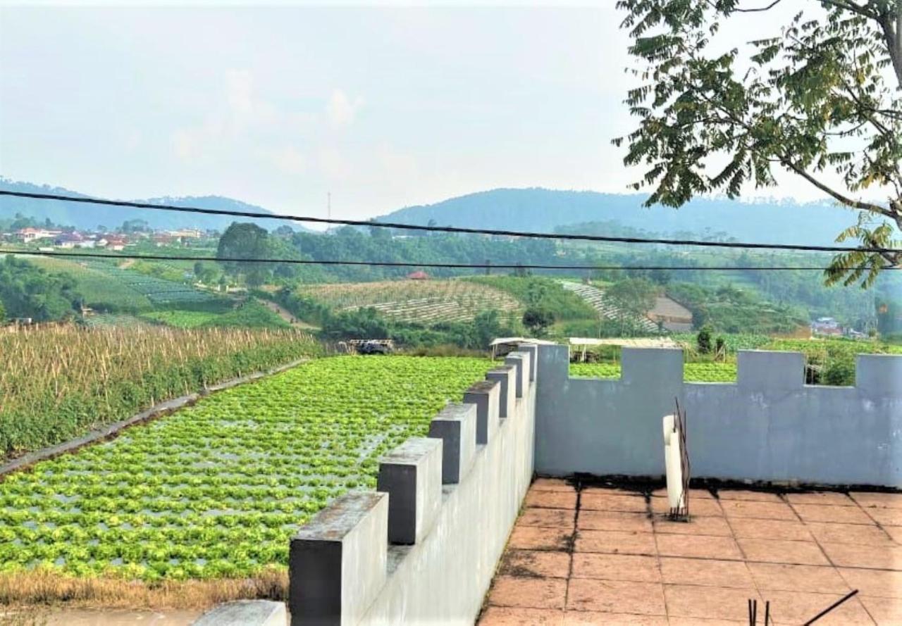 Villa Lembang Bunda Cikareumbi Exteriör bild