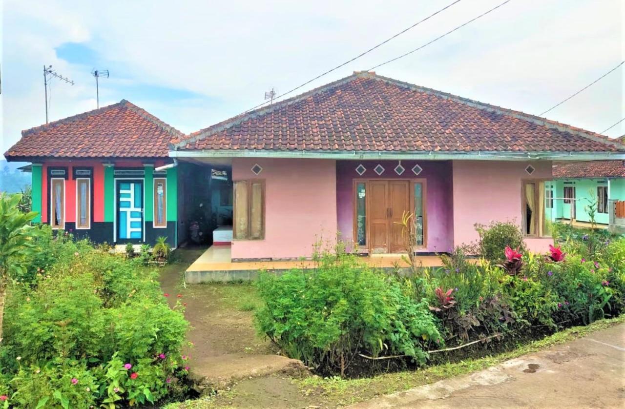 Villa Lembang Bunda Cikareumbi Exteriör bild