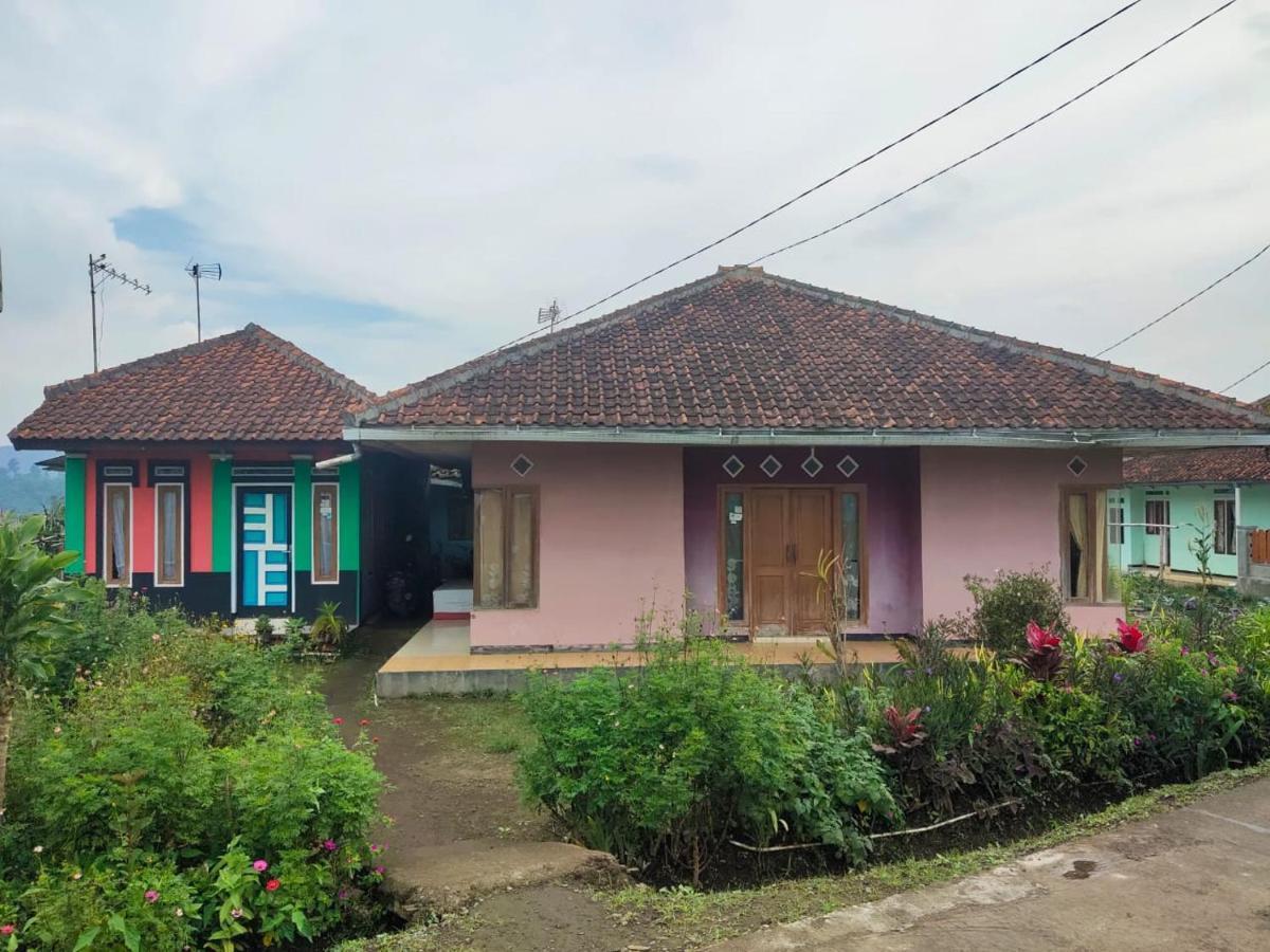 Villa Lembang Bunda Cikareumbi Exteriör bild